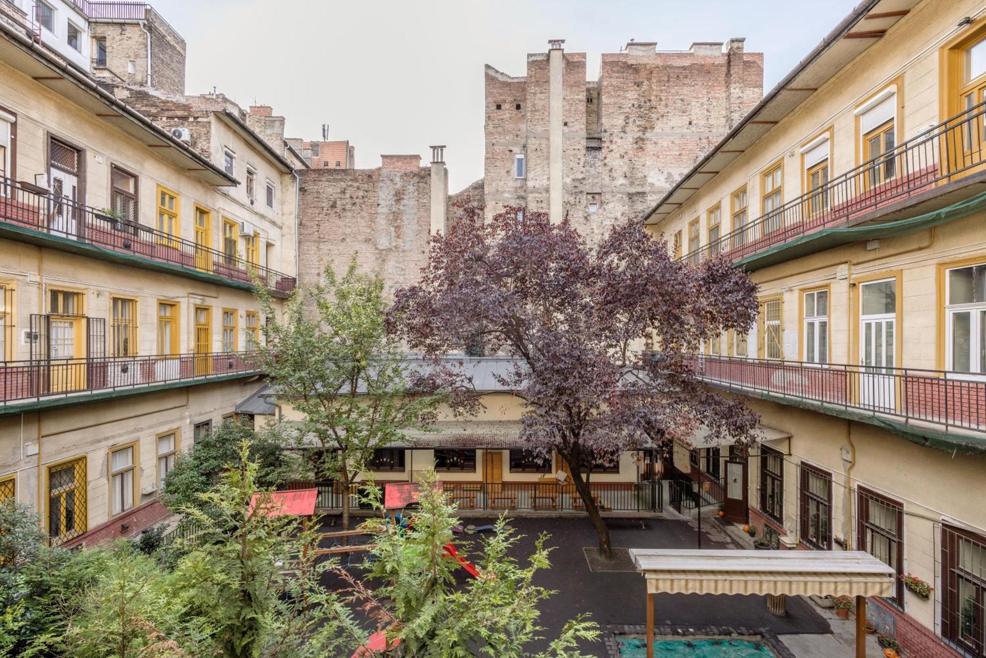Just Chillin Apt-Budapest Most Historic Landmarks Bagian luar foto