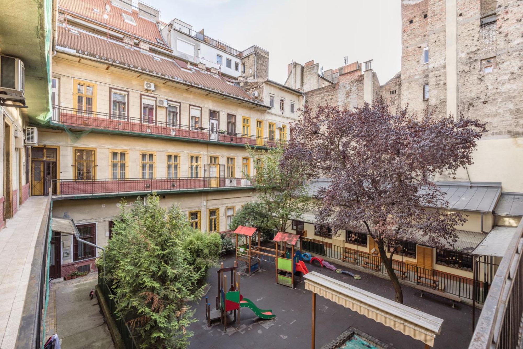 Just Chillin Apt-Budapest Most Historic Landmarks Bagian luar foto